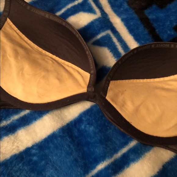 Victoria Secret bio fit bra paid 60 good shape - Picture 2 of 3